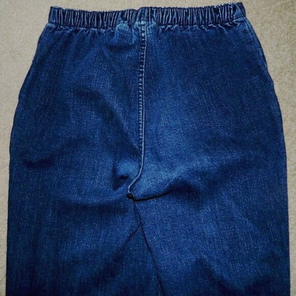 Women's Croft & Barrow Denim Pull On Straight Leg Pants Size Small - Picture 4 of 10